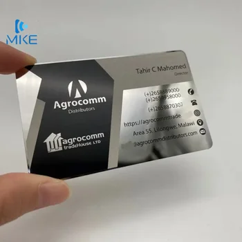 серебристая и черная цифровая печать визитных карточек из металла